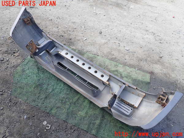 1UPJ-9232781010]ビッグホーン(UBS73GW)フロントバンパー 中古_5