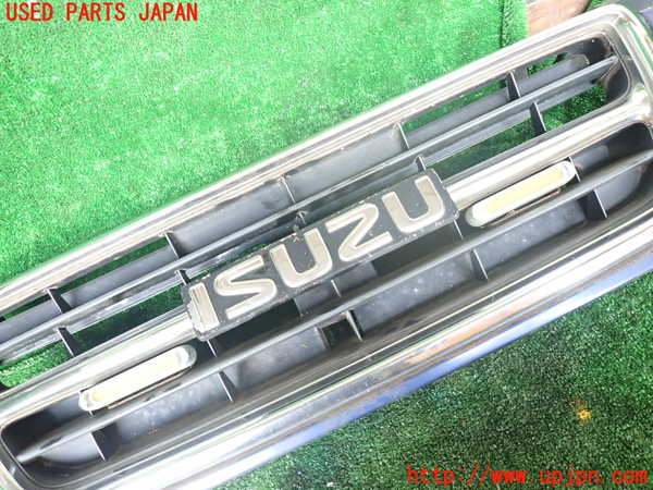 1UPJ-9232781050]ビッグホーン(UBS73GW)ラジエターグリル 中古_2