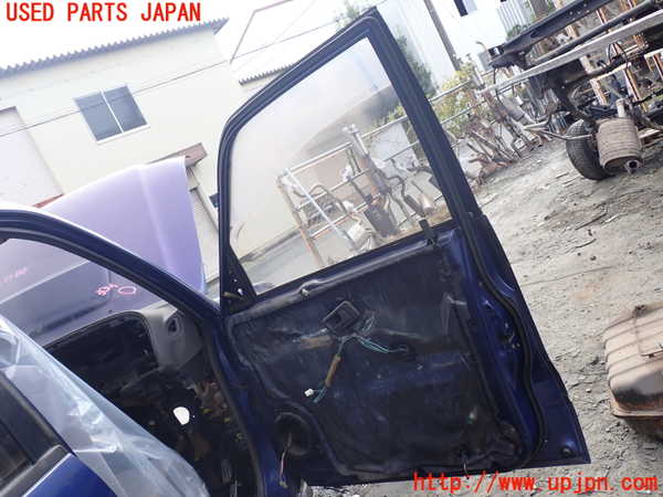 1UPJ-9232781230]ビッグホーン(UBS73GW)右前ドア ASAHI M284 中古_4