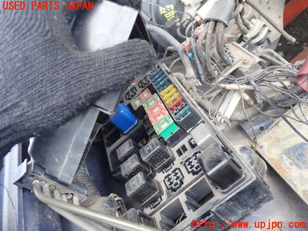 1UPJ-9232786742]ビッグホーン(UBS73GW)ヒューズボックス2 中古_2