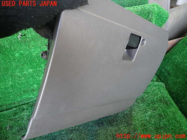 1UPJ-9232787516]ビッグホーン(UBS73GW)グローブボックス1 中古_2
