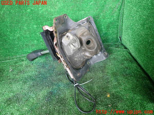 1UPJ-9232787555]ビッグホーン(UBS73GW)ATシフトレバー 中古_4