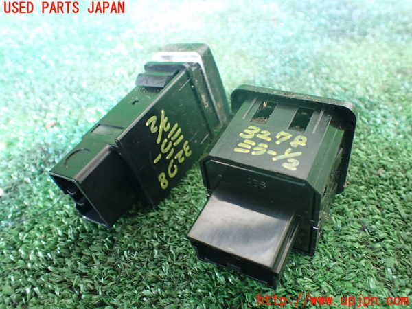 1UPJ-9232786280]ビッグホーン(UBS73GW)ミラースイッチ 中古_2