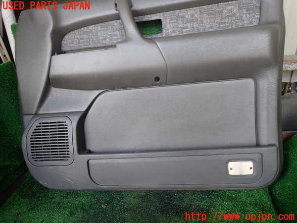1UPJ-9232781234]ビッグホーン(UBS73GW)右前ドア内張り 中古_3