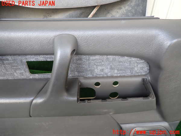 1UPJ-9232781264]ビッグホーン(UBS73GW)左前ドア内張り 中古_2