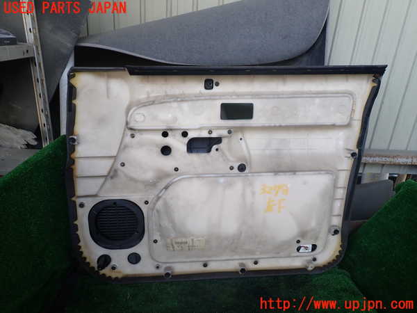 1UPJ-9232781264]ビッグホーン(UBS73GW)左前ドア内張り 中古_4