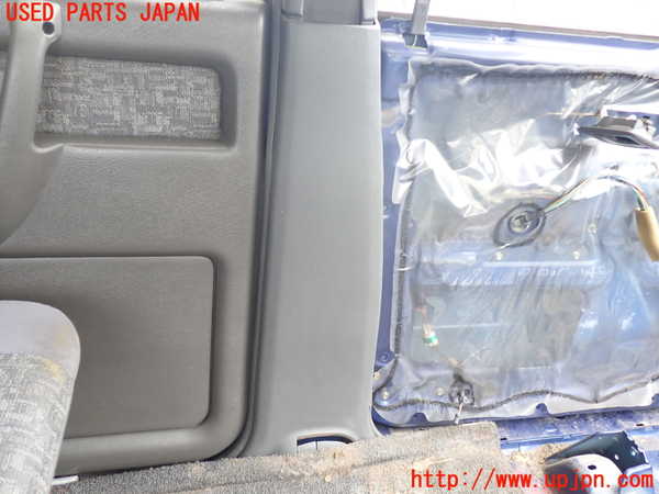 1UPJ-9232787670]ビッグホーン(UBS73GW)左センターピラートリム 中古_3