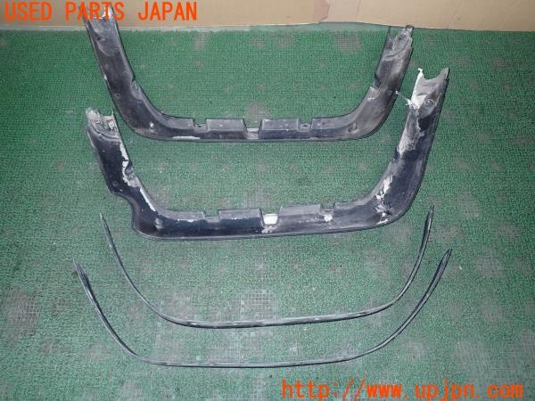 3UPJ=9232790011]ランクルプラド(KZJ71W)後期 純正 61681-90K01 61682-90K01 リアオーバーフェンダー FRP 社外ラバーフェンダーモール付 中古_2