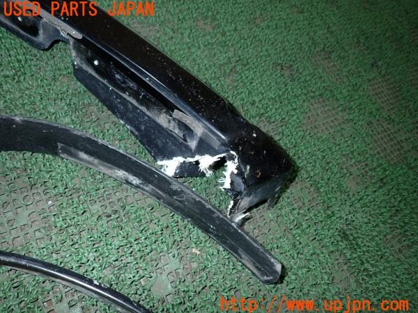 3UPJ=9232790011]ランクルプラド(KZJ71W)後期 純正 61681-90K01 61682-90K01 リアオーバーフェンダー FRP 社外ラバーフェンダーモール付 中古_4