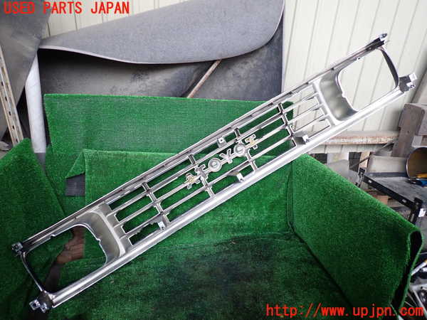 1UPJ-9232791050]ランクルプラド(KZJ71W)ラジエターグリル 中古_3