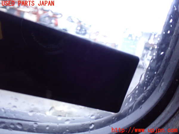 1UPJ-9232791380]ランクルプラド(KZJ71W)右クォーターガラス 中古_3