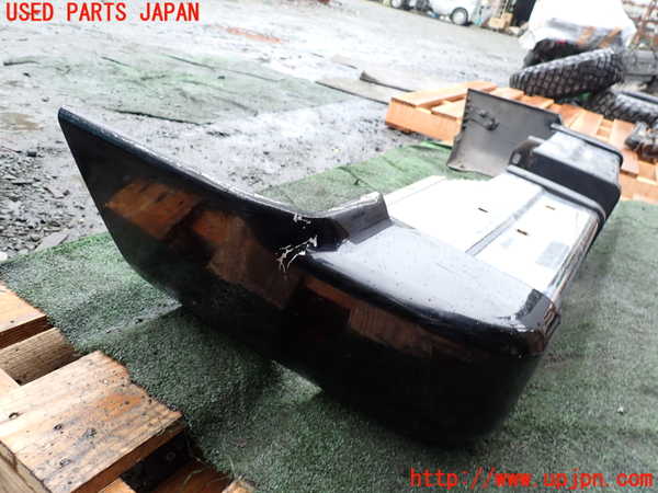 1UPJ-9232791610]ランクルプラド(KZJ71W)リアバンパー 中古_3
