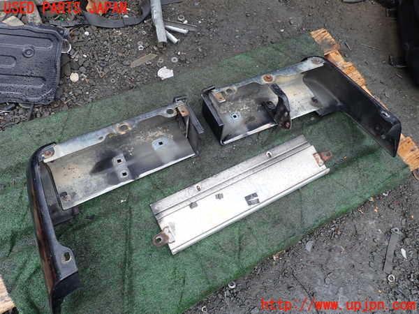 1UPJ-9232791610]ランクルプラド(KZJ71W)リアバンパー 中古_4