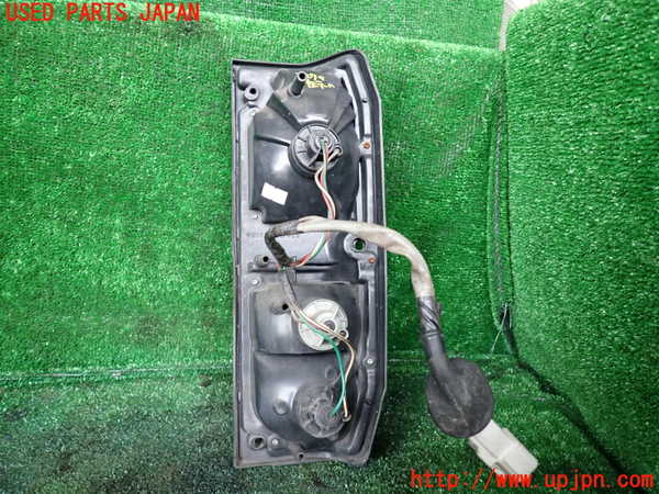 1UPJ-9232791536]ランクルプラド(KZJ71W)左テールランプ 中古_2
