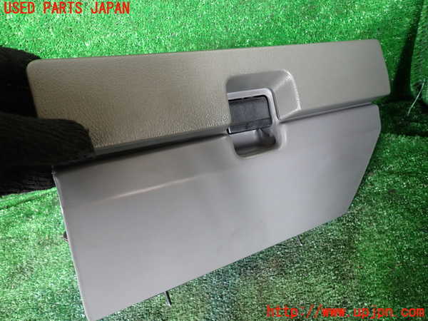 1UPJ-9232797516]ランクルプラド(KZJ71W)グローブボックス1 中古_2