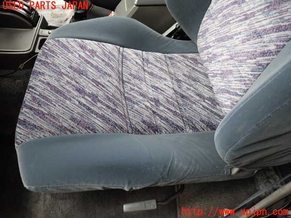 1UPJ-9232797065]ランクルプラド(KZJ71W)助手席シート 中古_3