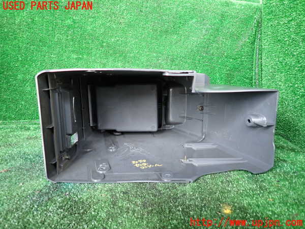1UPJ-9232797540]ランクルプラド(KZJ71W)センターコンソール 中古_4