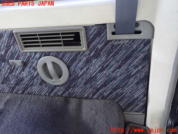 1UPJ-9232797675]ランクルプラド(KZJ71W)右リアピラートリム 中古_3
