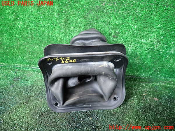 1UPJ-9232797575]ランクルプラド(KZJ71W)シフトブーツ 中古_2