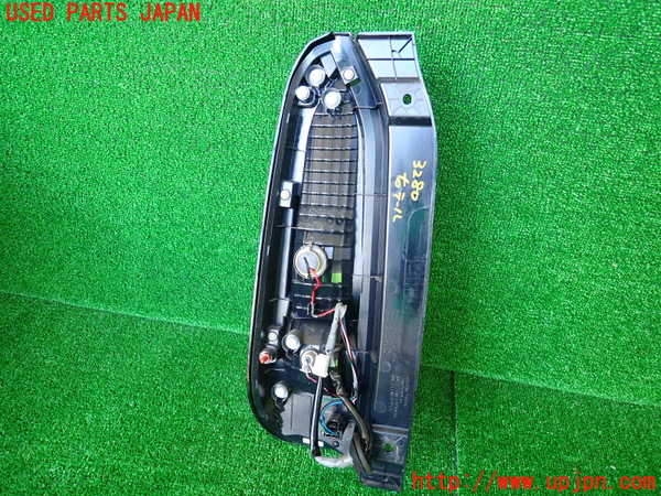 1UPJ-9232801530]デリカミニ(B34A)右テールランプ 中古_2