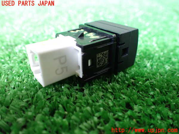1UPJ-9232806310]デリカミニ(B34A)スイッチ5 (ステアリングヒーター) 中古_2