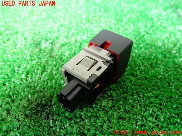 1UPJ-9232806290]デリカミニ(B34A)ハザードスイッチ 中古_2