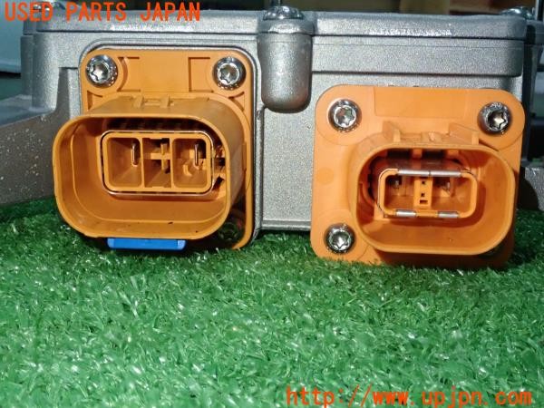 3UPJ=9232810580]フィアット 600e(FH1FI)純正 9851960480 ボルテージインバーター 中古_4