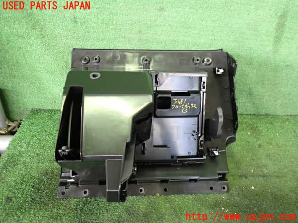 2UPJ-9232817516]フィアット・600e(FH1FI)グローブボックス1 中古_4