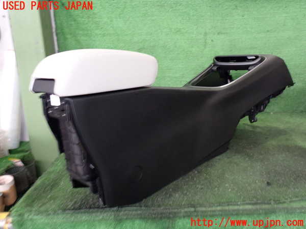2UPJ-9232817540]フィアット・600e(FH1FI)センターコンソール 中古_2