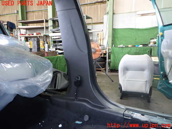 2UPJ-9232817670]フィアット・600e(FH1FI)左センターピラートリム 中古_3