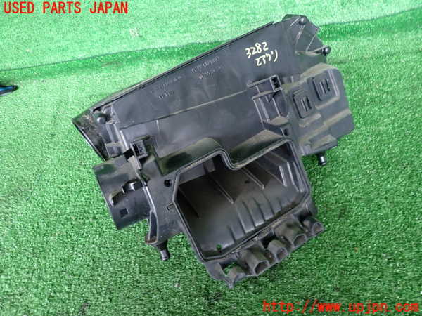 2UPJ-9232822560]ベンツ C180 ステーションワゴン(204249)(S204)エアクリーナーボックス 中古_2