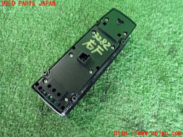 2UPJ-9232826240]ベンツ C180 ステーションワゴン(204249)(S204)右前パワーウィンドウスイッチ 中古_2