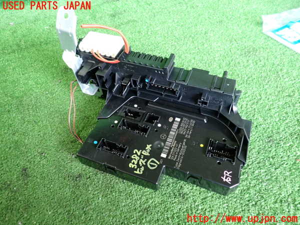 2UPJ-9232826741]ベンツ C180 ステーションワゴン(204249)(S204)ヒューズボックス1 中古_2