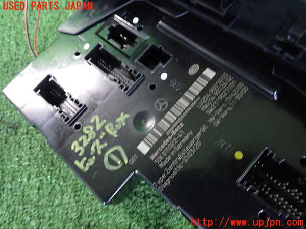 2UPJ-9232826741]ベンツ C180 ステーションワゴン(204249)(S204)ヒューズボックス1 中古_3