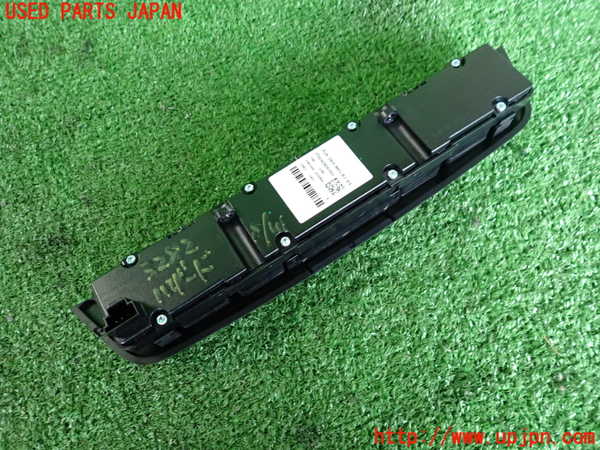 2UPJ-9232826290]ベンツ C180 ステーションワゴン(204249)(S204)ハザードスイッチ 中古_2