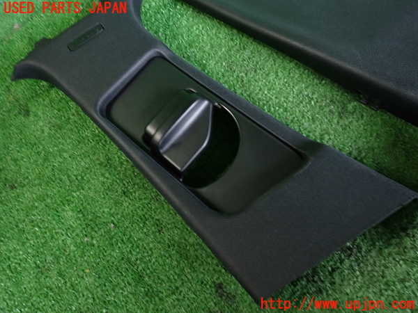 2UPJ-9232827670]ベンツ C180 ステーションワゴン(204249)(S204)左センターピラートリム 中古_2