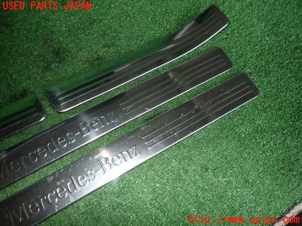 2UPJ-9232827740]ベンツ C180 ステーションワゴン(204249)(S204)スカッフプレート 中古_2