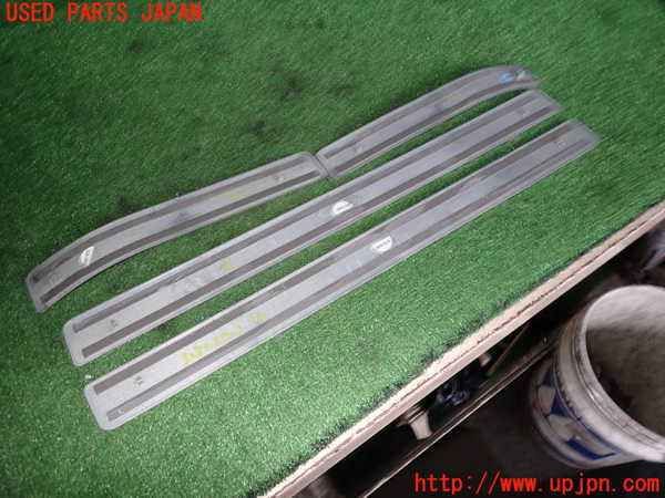 2UPJ-9232827740]ベンツ C180 ステーションワゴン(204249)(S204)スカッフプレート 中古_4