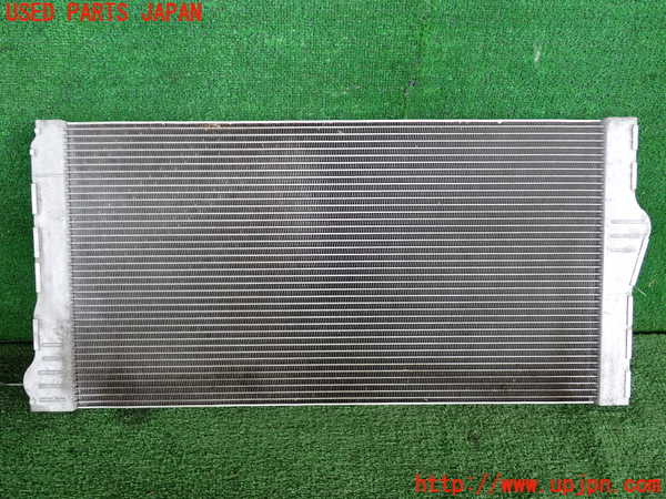 2UPJ-9232832321]BMW アクティブハイブリッド5 F10(AH5)(FZ35)ラジエーター1 中古_2