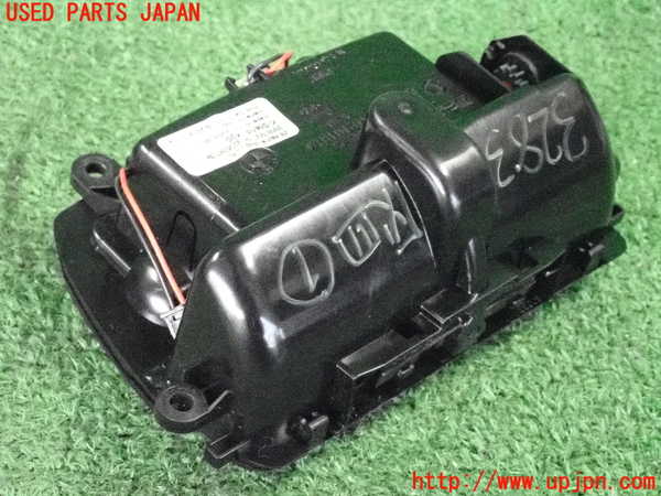 2UPJ-9232837821]BMW アクティブハイブリッド5 F10(AH5)(FZ35)灰皿1 中古_3