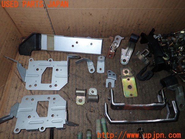 3UPJ=9232840720]クラウン ハードトップ(GS131)ネジ・ナット・ステー類 セット ジャンク_2