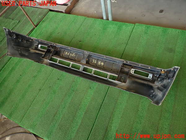 2UPJ-9232841010]クラウン 4ドア ハードトップ(GS131)フロントバンパー 中古_5