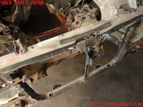 2UPJ-9232841042]クラウン 4ドア ハードトップ(GS131)コアサポート（カット） 中古_4