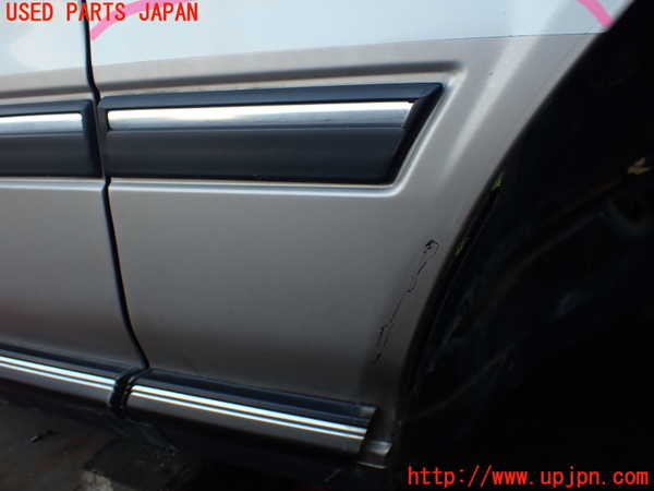 2UPJ-9232841080]クラウン 4ドア ハードトップ(GS131)右前フェンダー 中古_4
