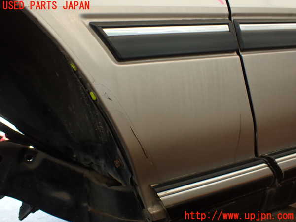 2UPJ-9232841082]クラウン 4ドア ハードトップ(GS131)左前フェンダー 中古_4