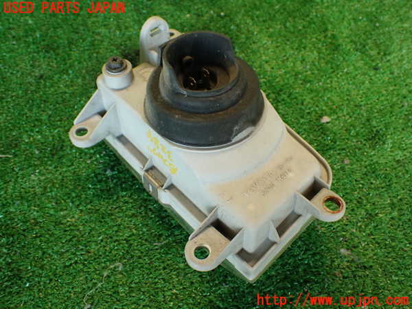 2UPJ-9232841180]クラウン 4ドア ハードトップ(GS131)右フォグ 中古_4