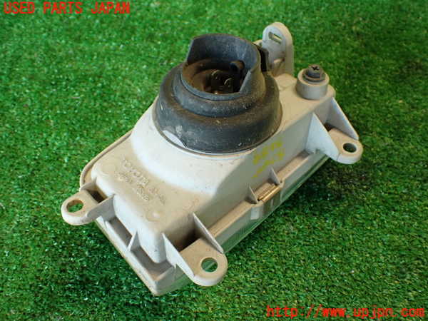 2UPJ-9232841182]クラウン 4ドア ハードトップ(GS131)左フォグ 中古_4