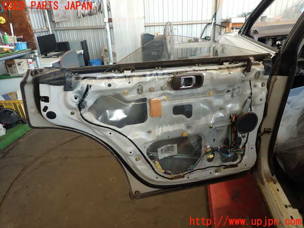 2UPJ-9232841320]クラウン 4ドア ハードトップ(GS131)左後ドア 中古 NSG M5G8 43R-00012_4