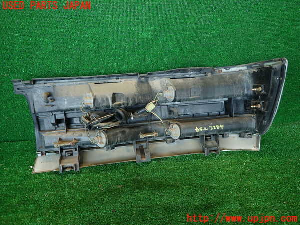 2UPJ-9232841536]クラウン 4ドア ハードトップ(GS131)左テールランプ 中古_4