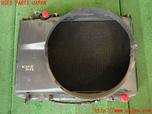 2UPJ-9232842321]クラウン 4ドア ハードトップ(GS131)ラジエーター1 中古_2